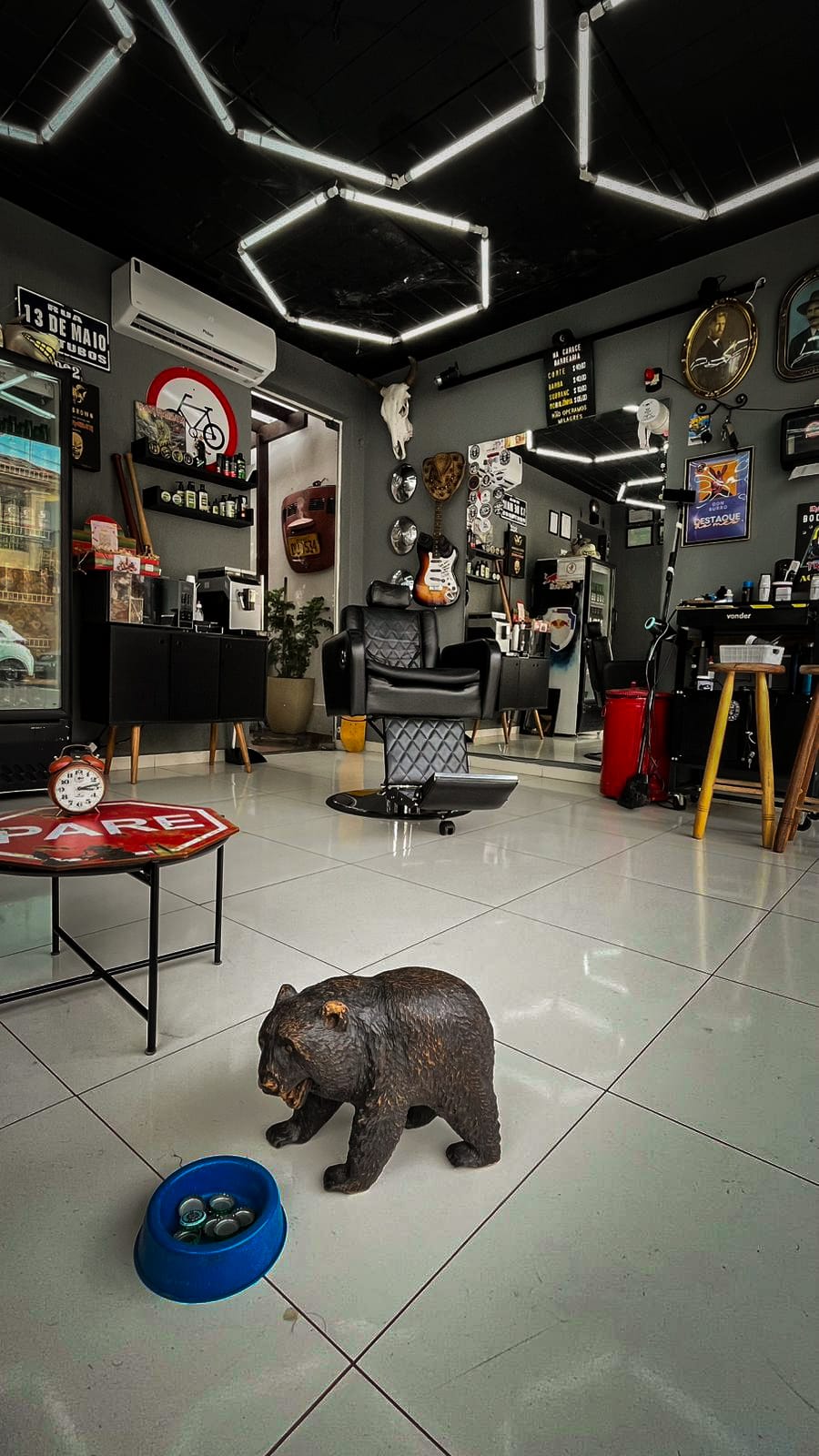 interior da barbearia